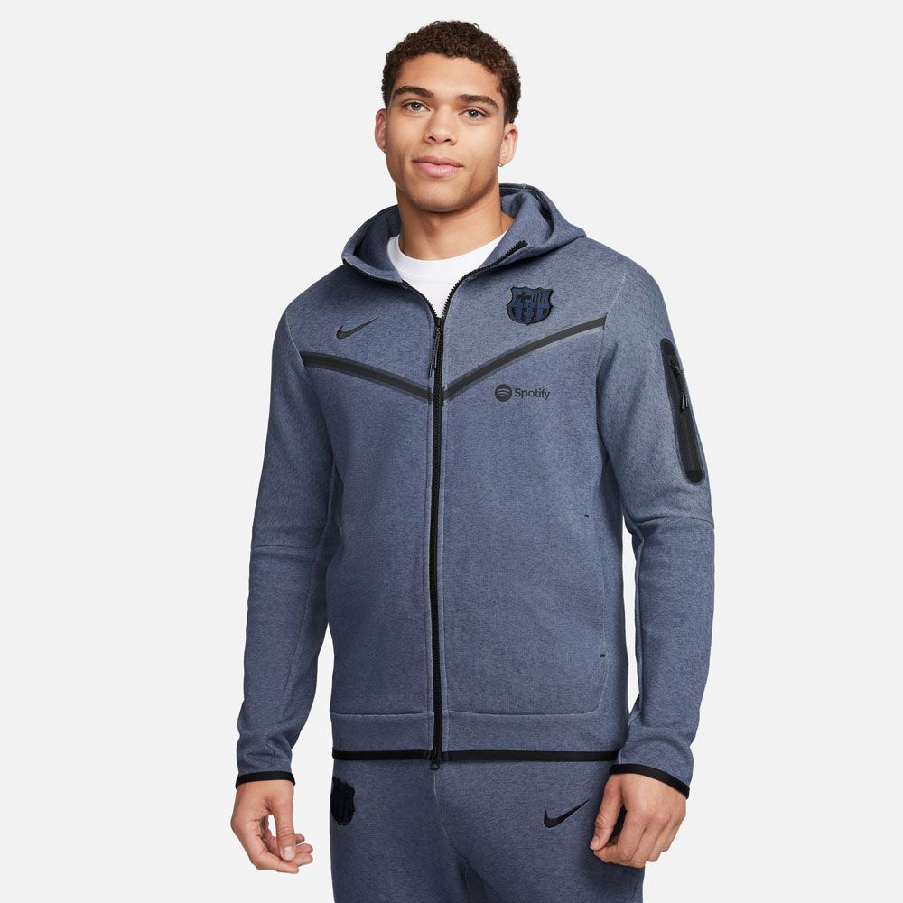 This Super Soft Fleece-Lined Hoodie Is the Perfect Match for Cold Weather,  According to Thousands of Shoppers