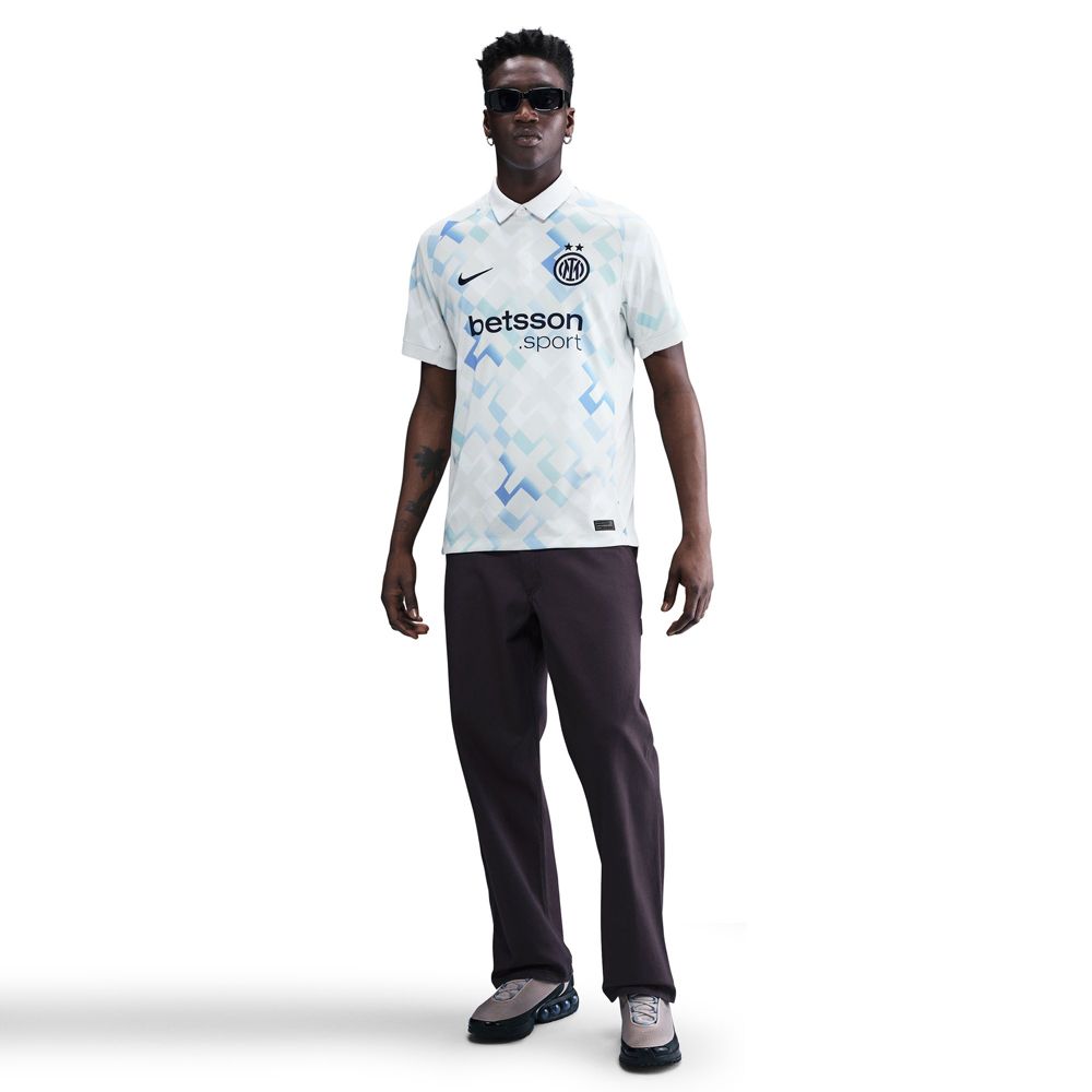 ウェア NIKE INTER MILANO VIERI 32 Game Shirt NIKE INTER MILANO VIERI 32 Game Shirt - メルカリ